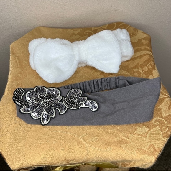 Set Of Two Grey White Headbands Silver Sequin Accent Makeup Skincare Bow Glam - Picture 5 of 5